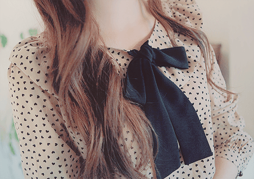 camisa feminina gola laço